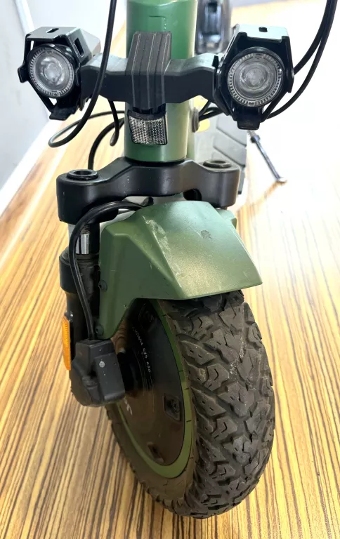 HULAJNOGA ELEKTRYCZNA JEEP 2XE ADVENTURER 40KM 350W AMORTYZACJA 10"