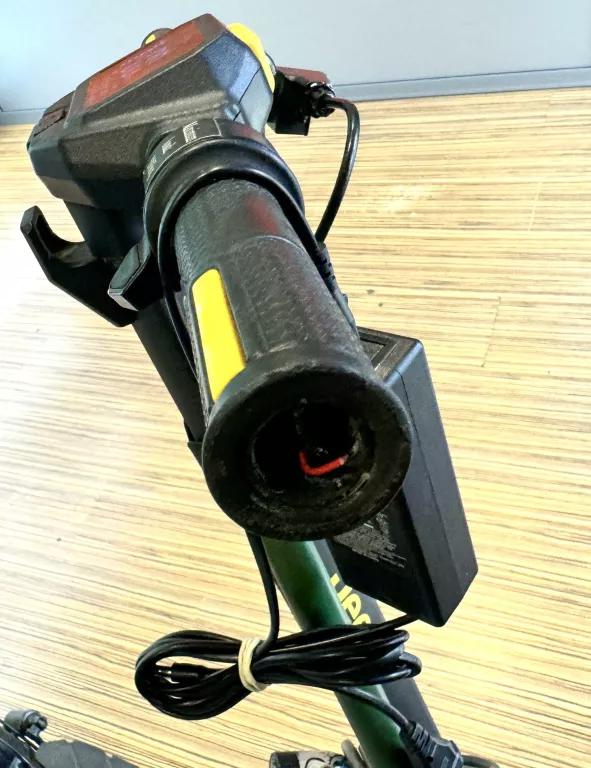 hulajnoga-elektryczna-jeep-2xe-adventurer-40km-350w-amortyzacja-10-moc-silnika-350