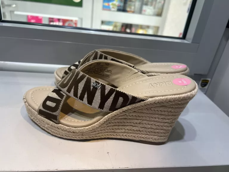 DAMSKIE KLAPKI KOTURNY BEŻOWE DKNY ROZM 38