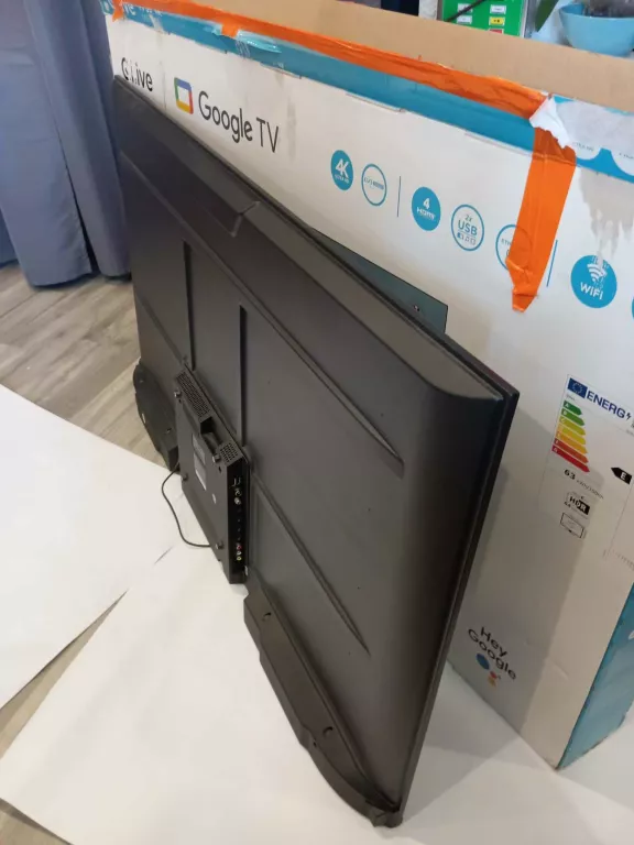 telewizor-qilive-55cali-q55ua231b-komplet-model-q55ua231b