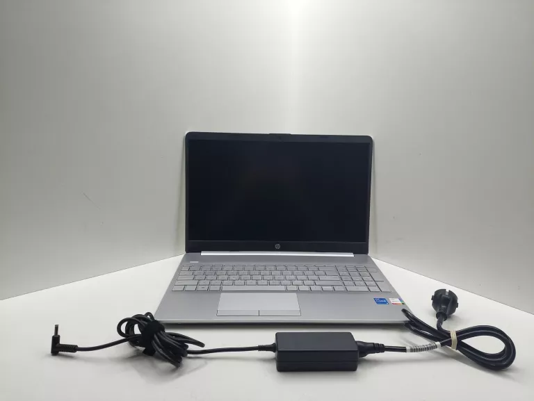 LAPTOP HP 15-DW3113NW INTEL CORE I5-1135G7/8 GB RAM/512 GB SSD