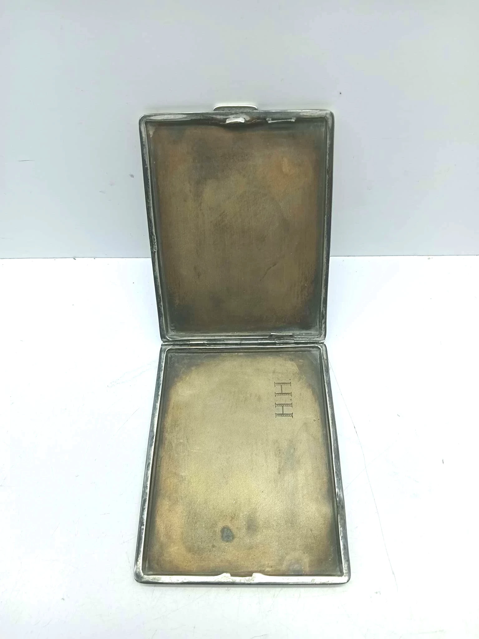 vintage-srebrna-papierosnica-1017925-stan-do-renowacji