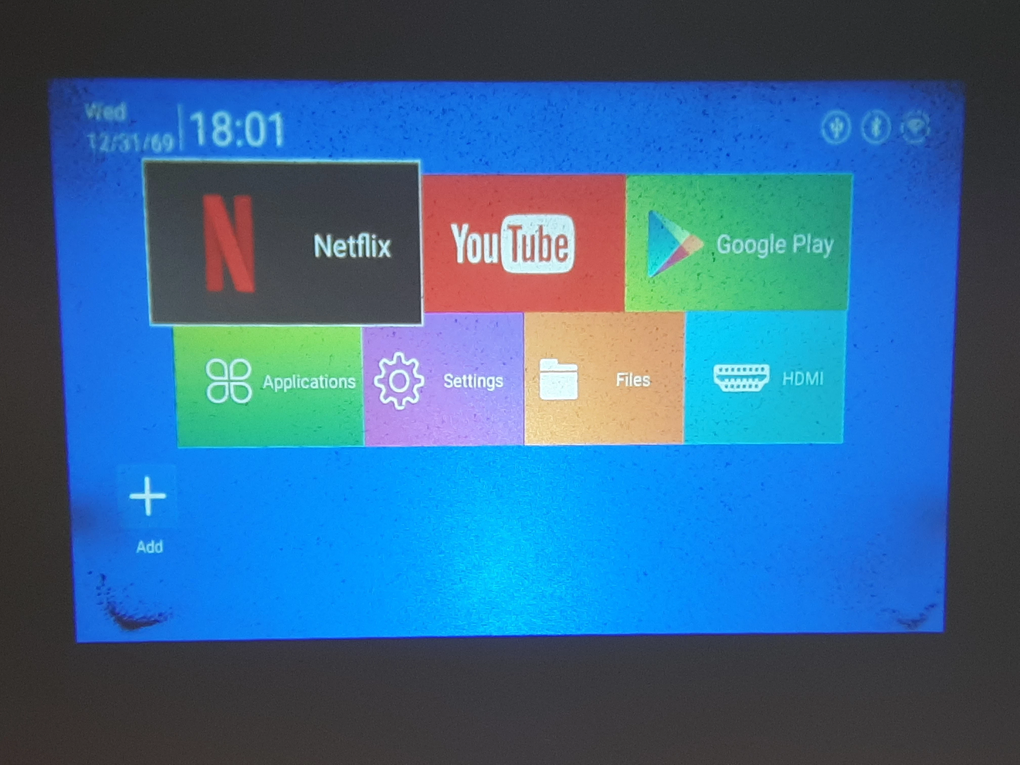 obrotowy-mini-projektor-rzutnik-full-hd-hy300-kolor-bialy