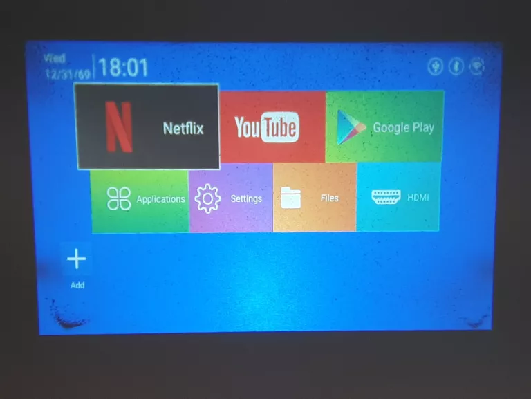 obrotowy-mini-projektor-rzutnik-full-hd-hy300-kolor-bialy