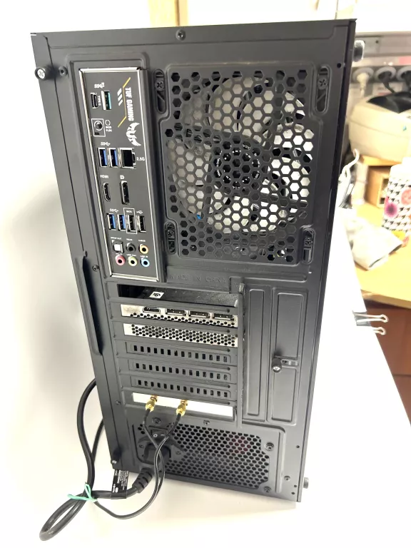 KOMPUTER STACJONARNY RYZEN 7/ RTX 3060TI/32GB RAM/1,5TB SSD