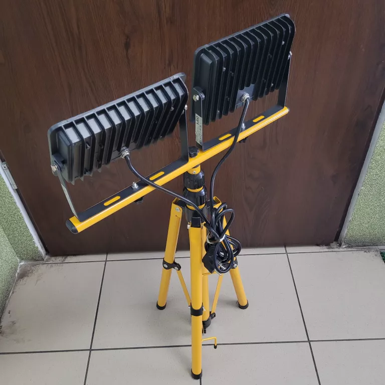 LAMPA HALOGEN LED NA STATYWIE STOJAKU 2 X 50W OKAZJA! POLECAM!