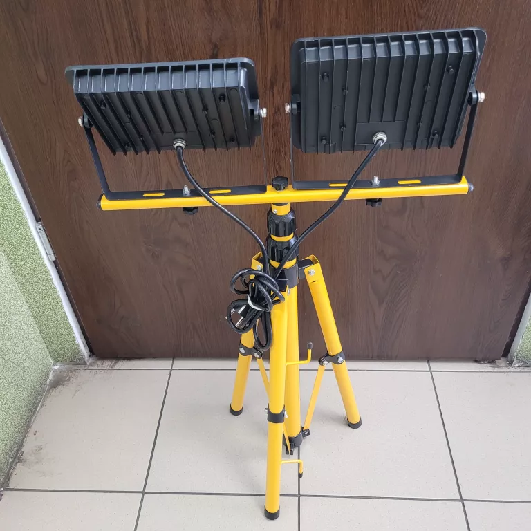 LAMPA HALOGEN LED NA STATYWIE STOJAKU 2 X 50W OKAZJA! POLECAM!