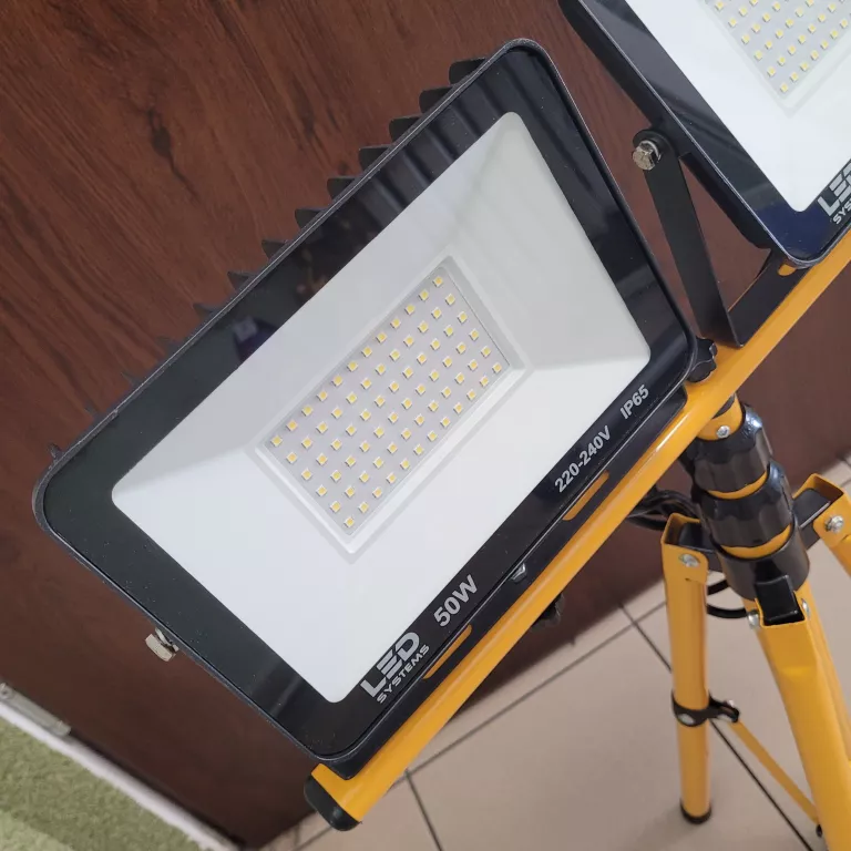 LAMPA HALOGEN LED NA STATYWIE STOJAKU 2 X 50W OKAZJA! POLECAM!