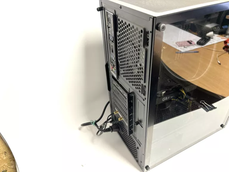 KOMPUTER STACJONARNY RYZEN 7/ RTX 3060TI/32GB RAM/1,5TB SSD