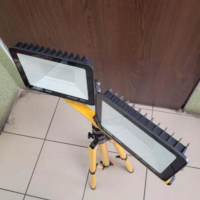LAMPA HALOGEN LED NA STATYWIE STOJAKU 2 X 50W OKAZJA! POLECAM!