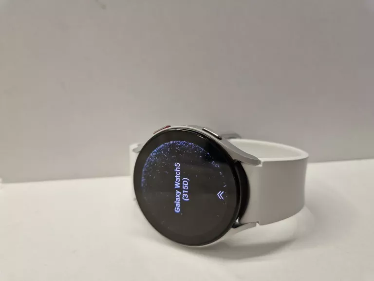 smartwatch-samsung-watch-5-kpl-z-paragonem-15-07-2023-pudelko-komunikacja-bluetooth