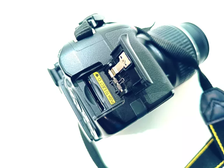 APARAT NIKON D5100