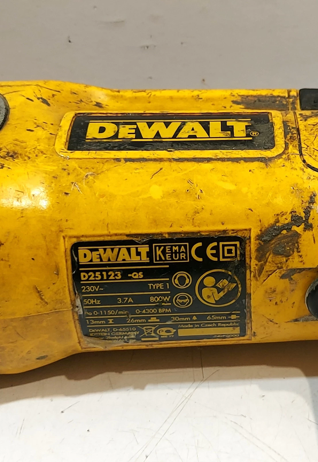 mlotowiertarka-dewalt-d25113-qs-energia-udaru-26