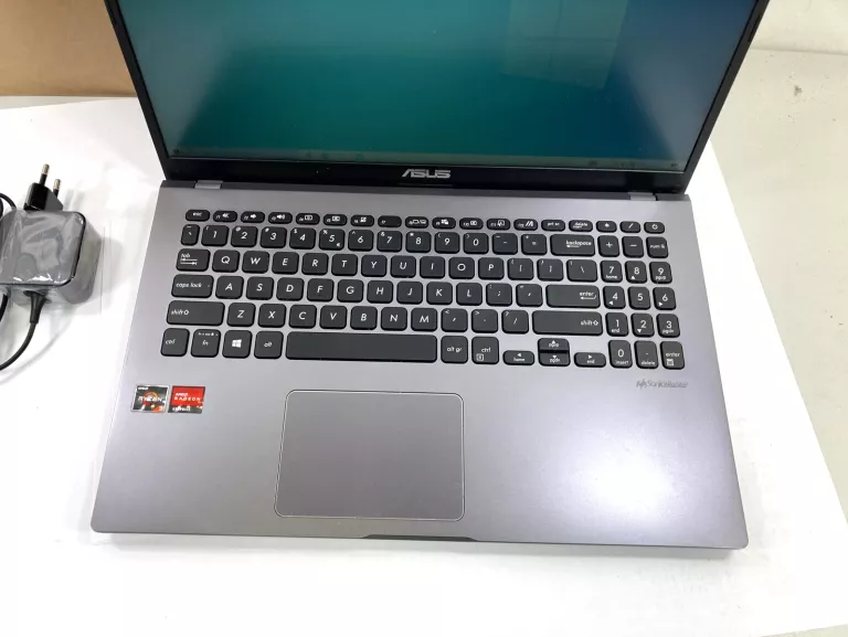 LAPTOP ASUS M509D AMD RYZEN 3 / 12 GB RAM / 250 GB SSD