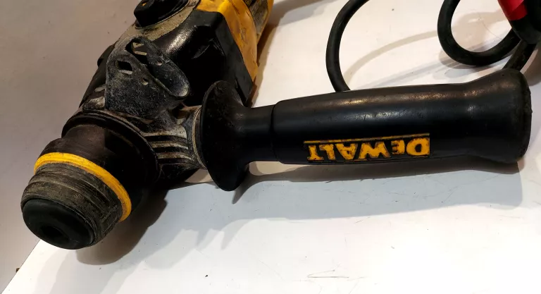 MŁOTOWIERTARKA DEWALT D25113-QS