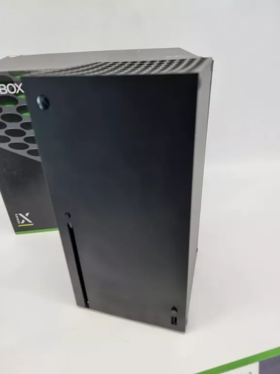 KONSOLA MICROSOFT XBOX SERIES X DWA PADY GRY