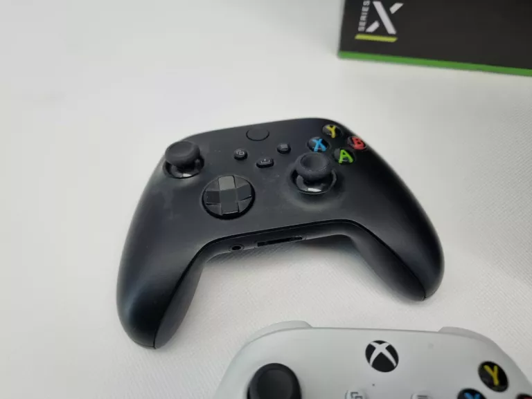 KONSOLA MICROSOFT XBOX SERIES X DWA PADY GRY