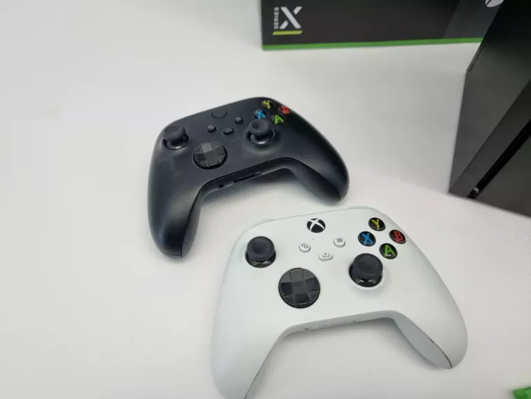 KONSOLA MICROSOFT XBOX SERIES X DWA PADY GRY