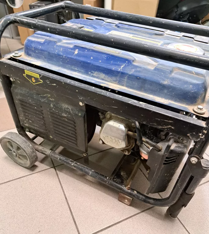 agregat-pradotworczy-hyundai-hg2700-typ-agregatu-jednofazowy