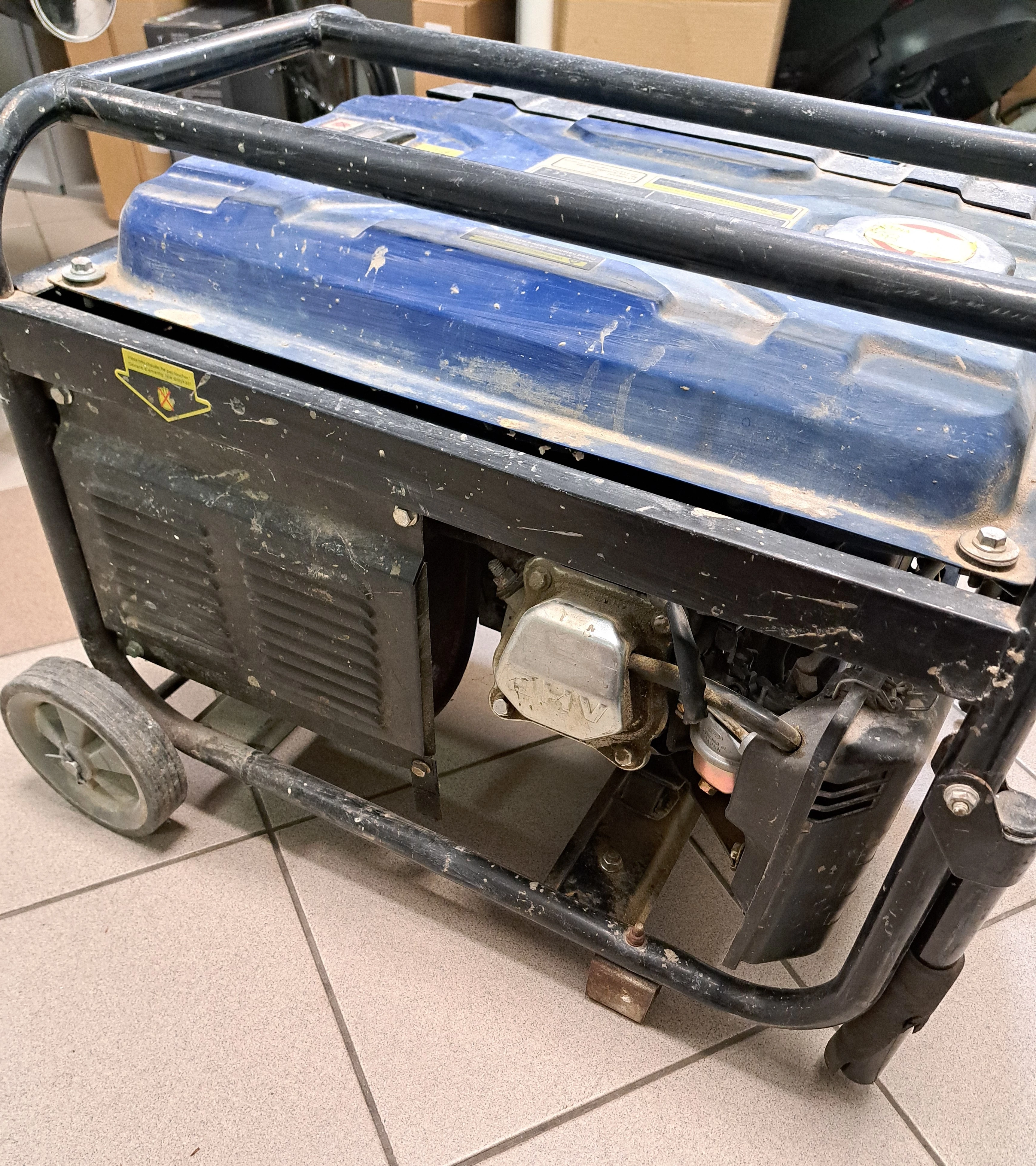 agregat-pradotworczy-hyundai-hg2700-typ-agregatu-jednofazowy