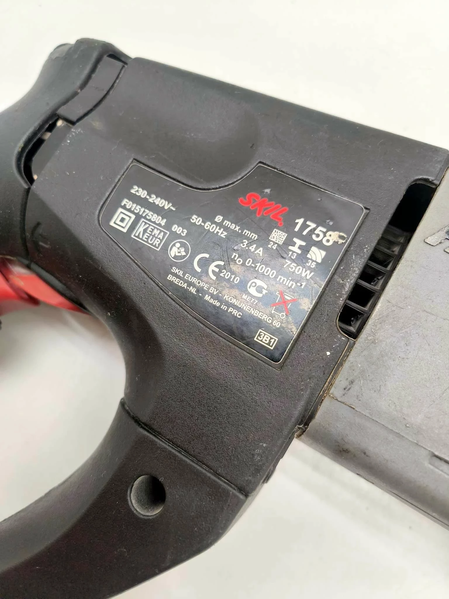 mlotowiertarka-skil-1758-energia-udaru-2