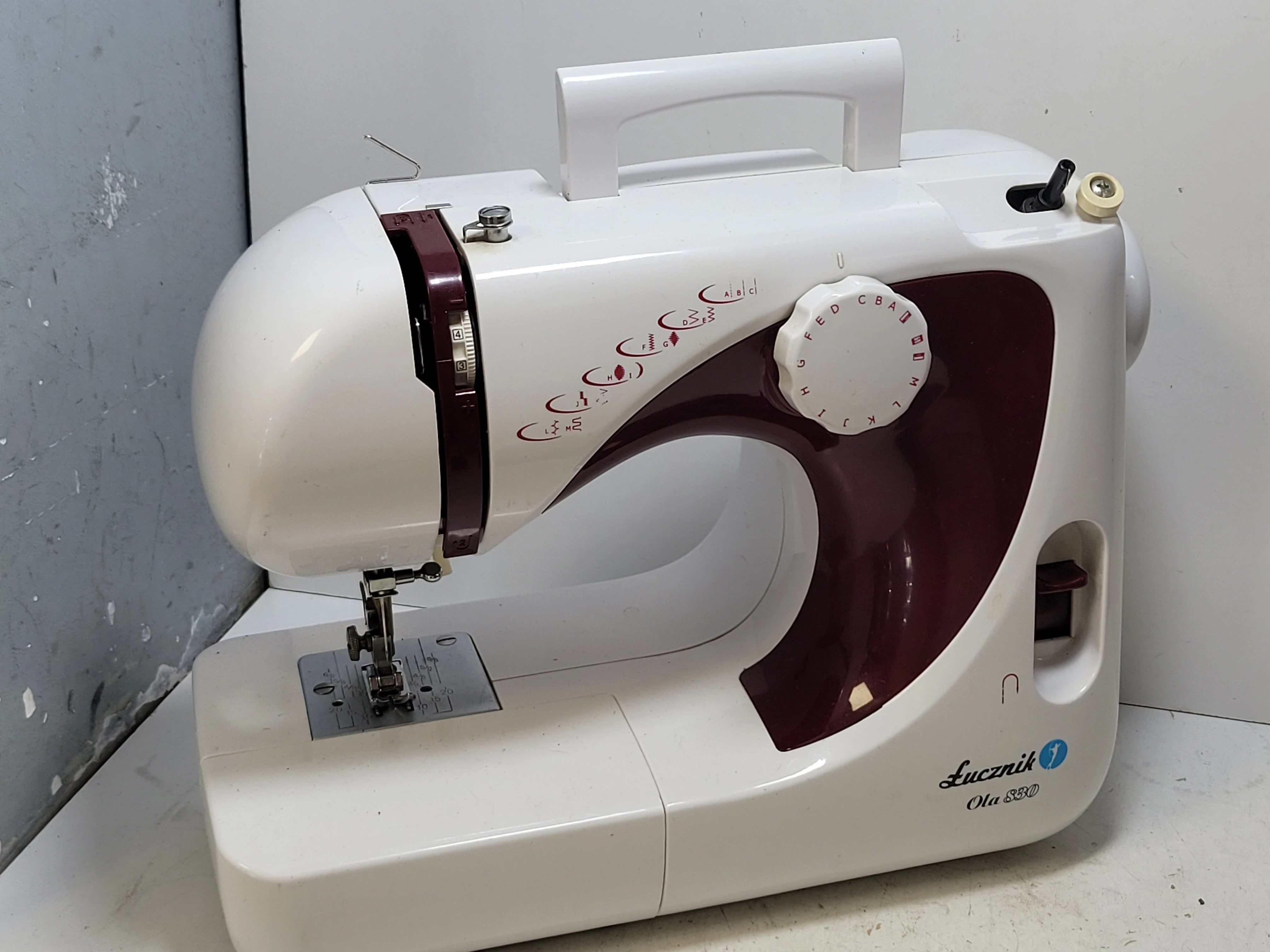 maszyna-do-szycia-lucznik-ola-830-ean-gtin-3338720286716