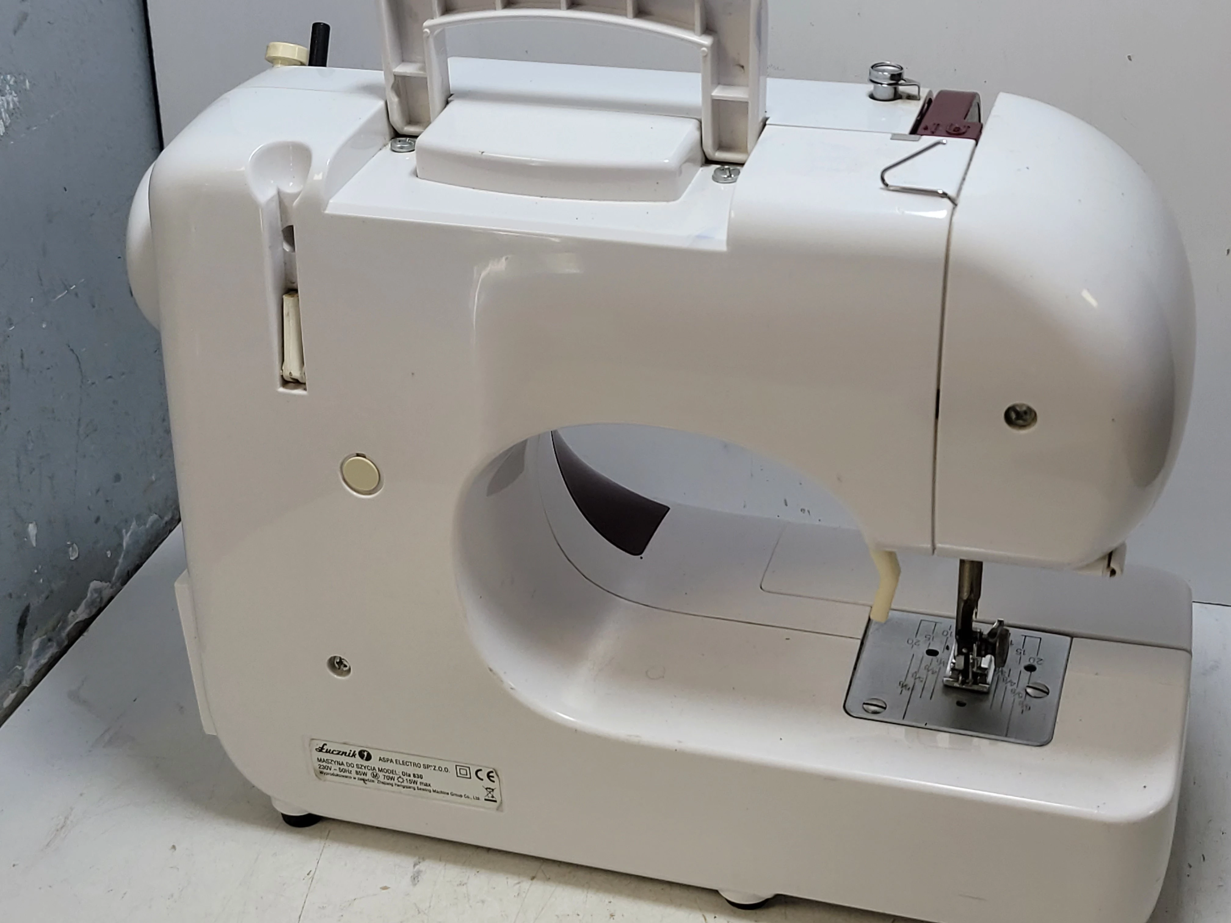 maszyna-do-szycia-lucznik-ola-830-product-id-28e87f9a-8529-4343-8f42-f06df9ec9dd5