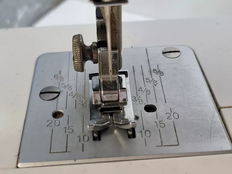 maszyna-do-szycia-lucznik-ola-830-marka-lucznik