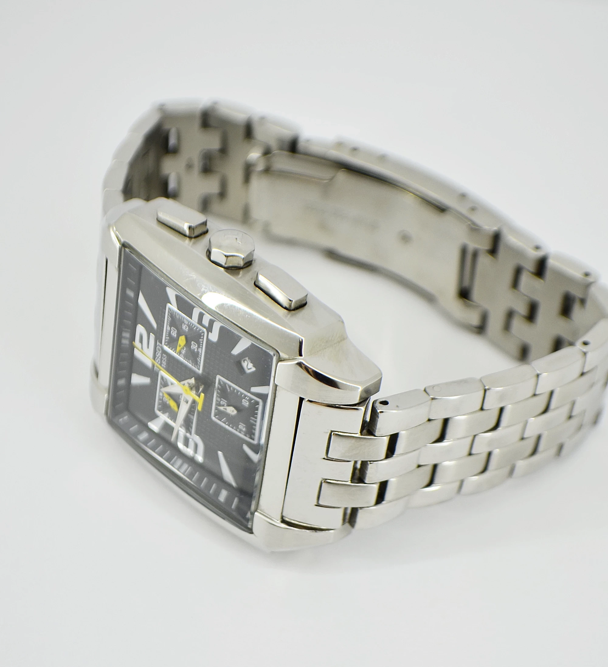 zegarek-tissot-1853-michael-owen-limited-edition-szkielko-szafirowe