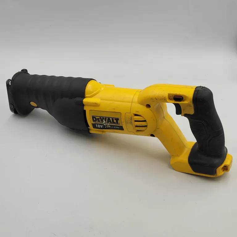 PIŁA SZABLASTA DEWALT DCS380 TYPE 2 SPRAWNA! POLECAM!