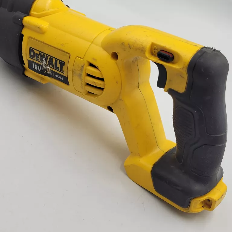 PIŁA SZABLASTA DEWALT DCS380 TYPE 2 SPRAWNA! POLECAM!