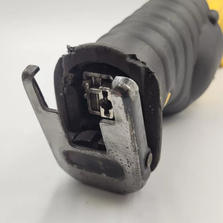 PIŁA SZABLASTA DEWALT DCS380 TYPE 2 SPRAWNA! POLECAM!