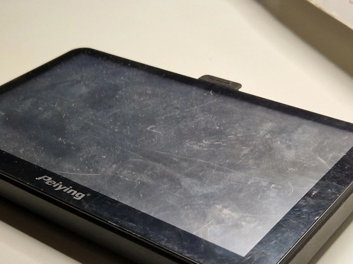 nawigacja-samochodowa-peiying-py-gps7013-uszkodzona-marka-248811-1142086