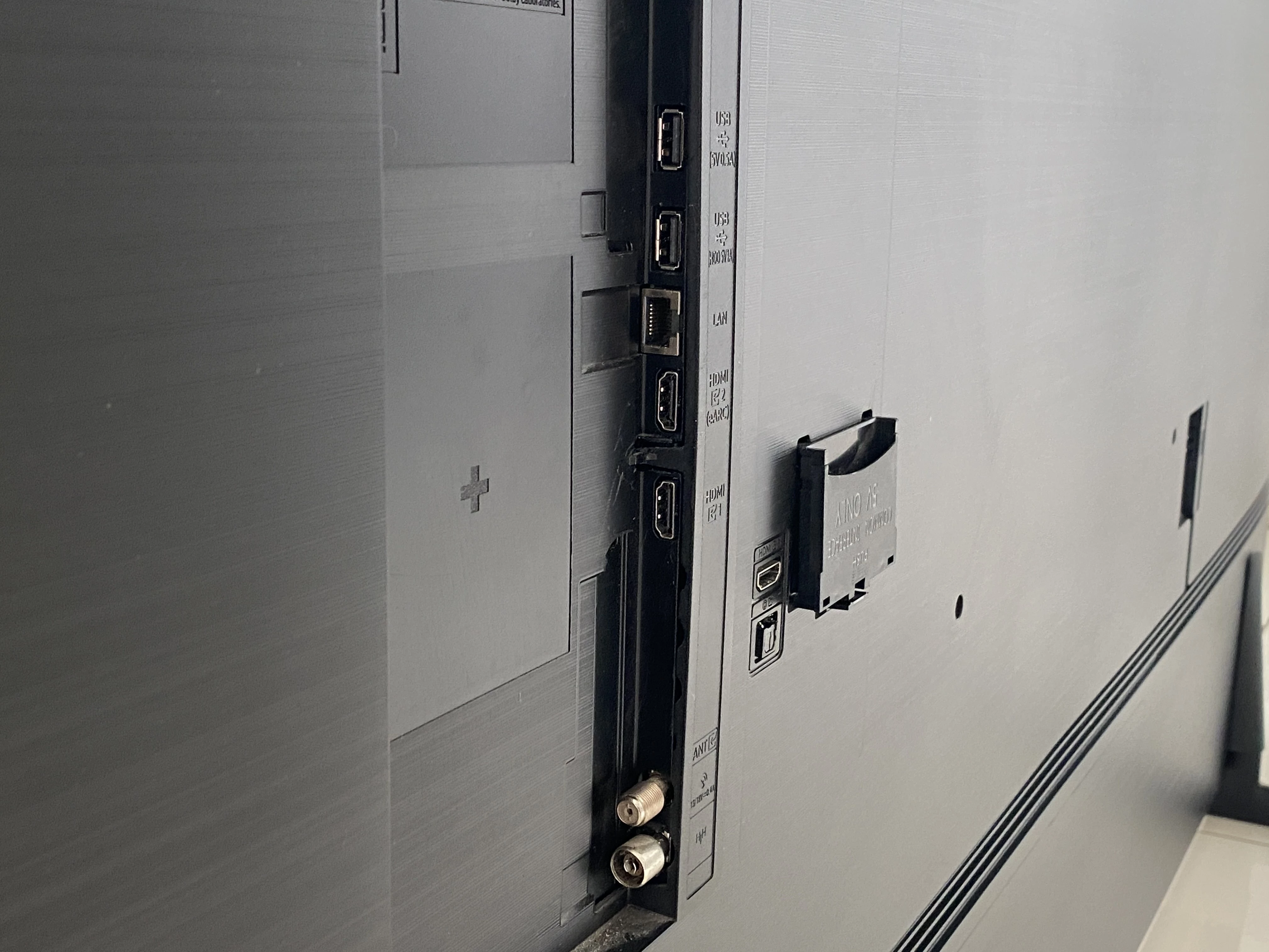 telewizor-samsung-ue70au8072-70-led-4k-smart-tv-format-hd-4k-uhd