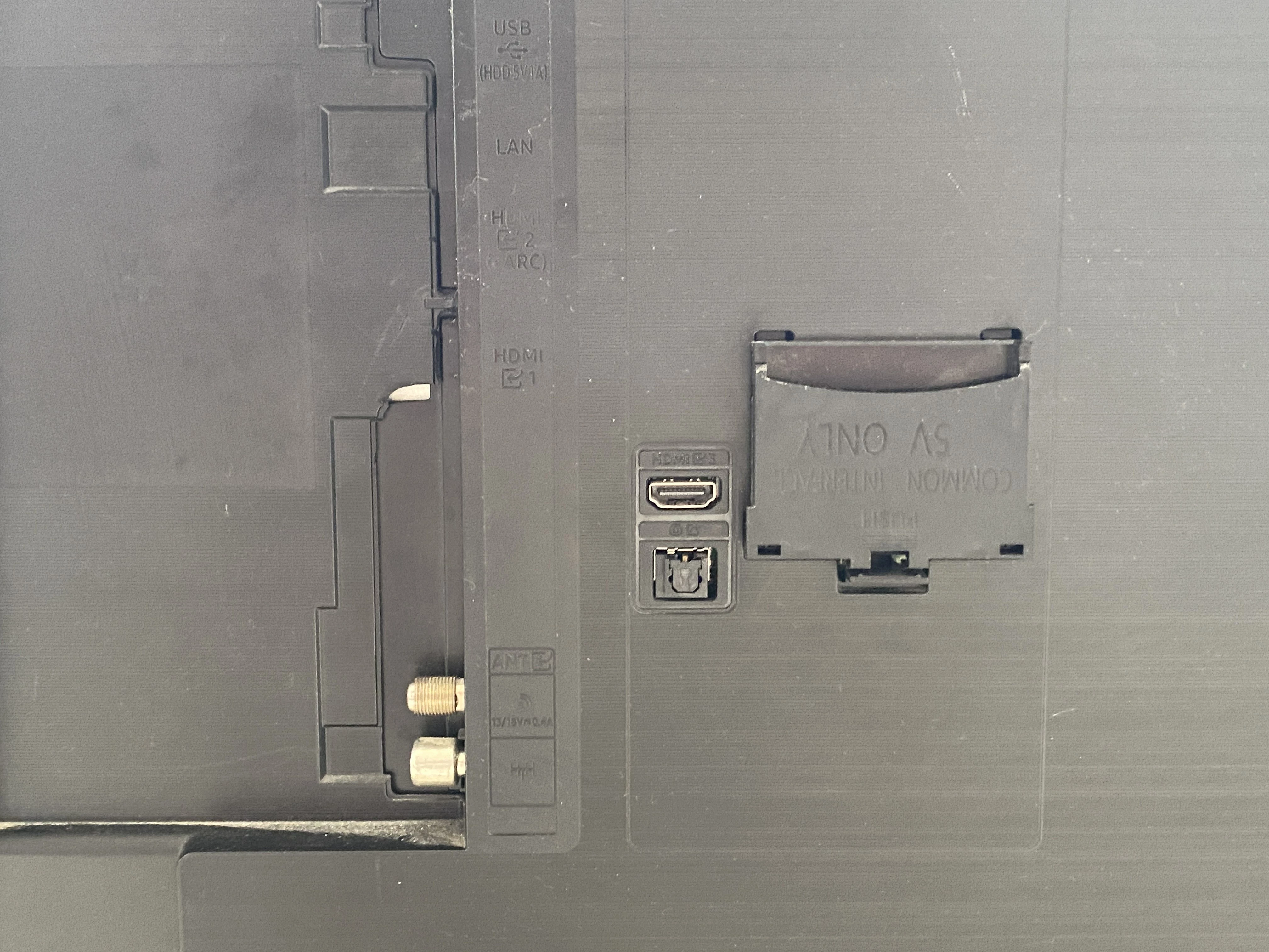 telewizor-samsung-ue70au8072-70-led-4k-smart-tv-przekatna-ekranu-cale-70