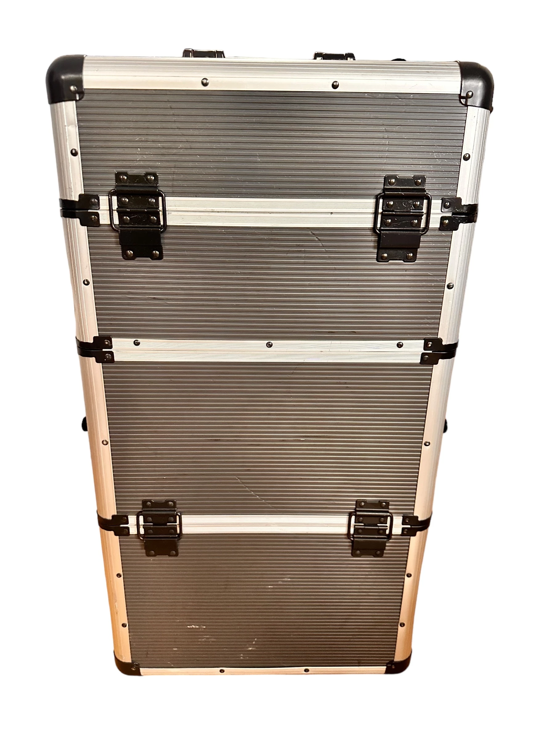 waliza-aluminiowa-macallister-walizka-wielosegmentowy-macallister-jednosci-narodowej-1091b-sj-wroclaw