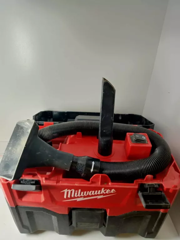 ODKURZACZ MILWAUKEE M18 VC