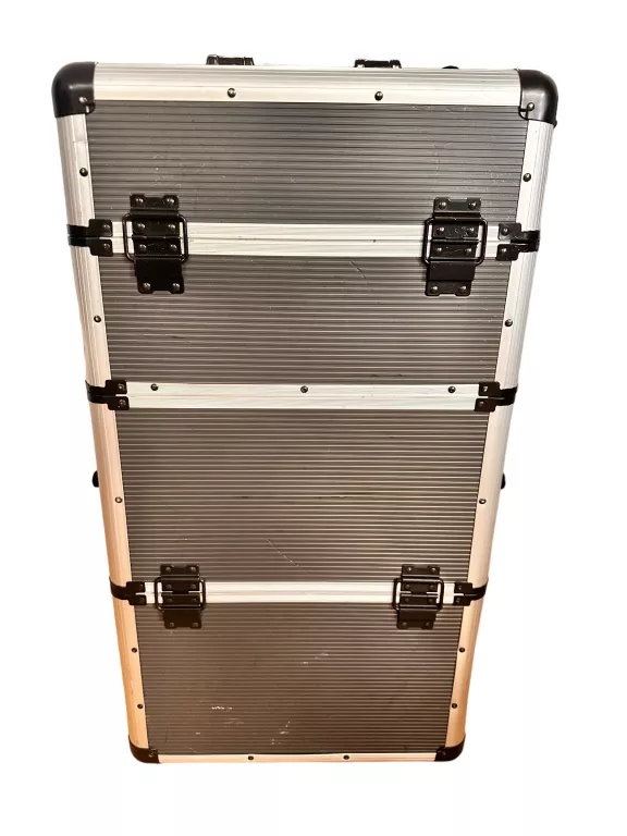 waliza-aluminiowa-macallister-walizka-wielosegmentowy-macallister-jednosci-narodowej-1091b-sj-wroclaw