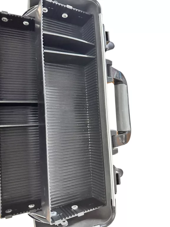 waliza-aluminiowa-macallister-walizka-wielosegmentowy-macallister-stan-uzywany