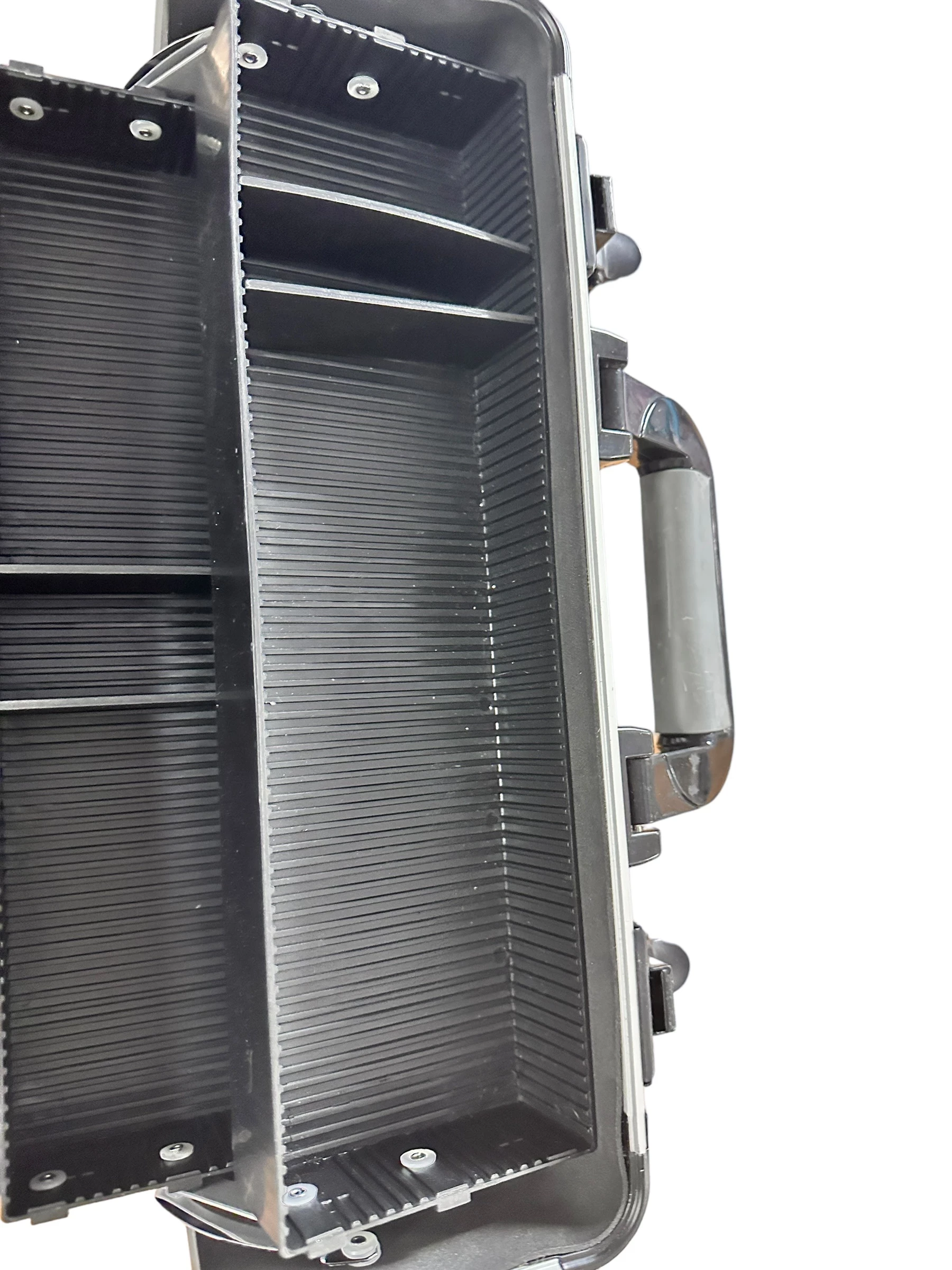 waliza-aluminiowa-macallister-walizka-wielosegmentowy-macallister-stan-uzywany