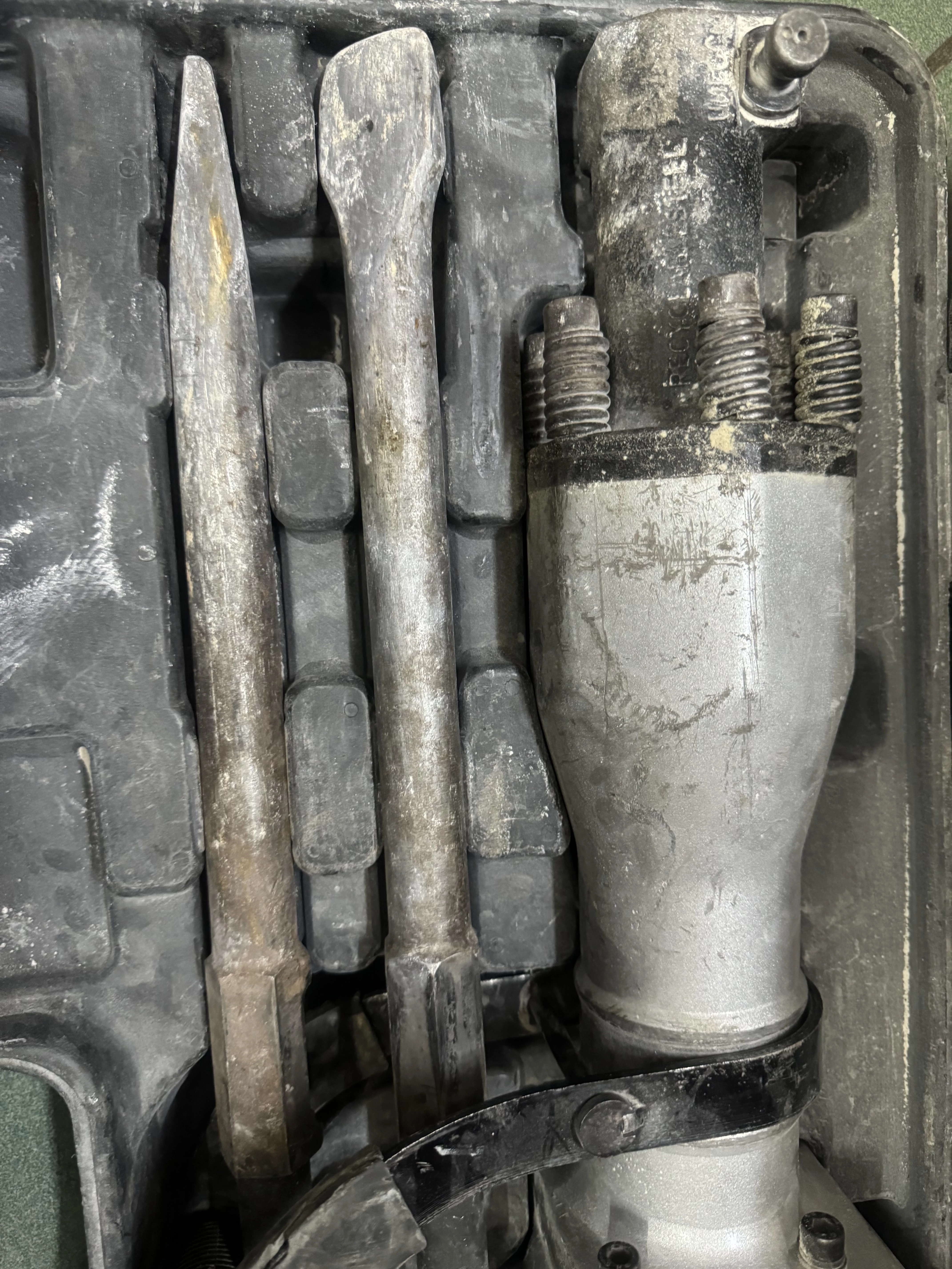 mlot-wyburzeniowy-titan-ttb280drh-walizka-marka-titan