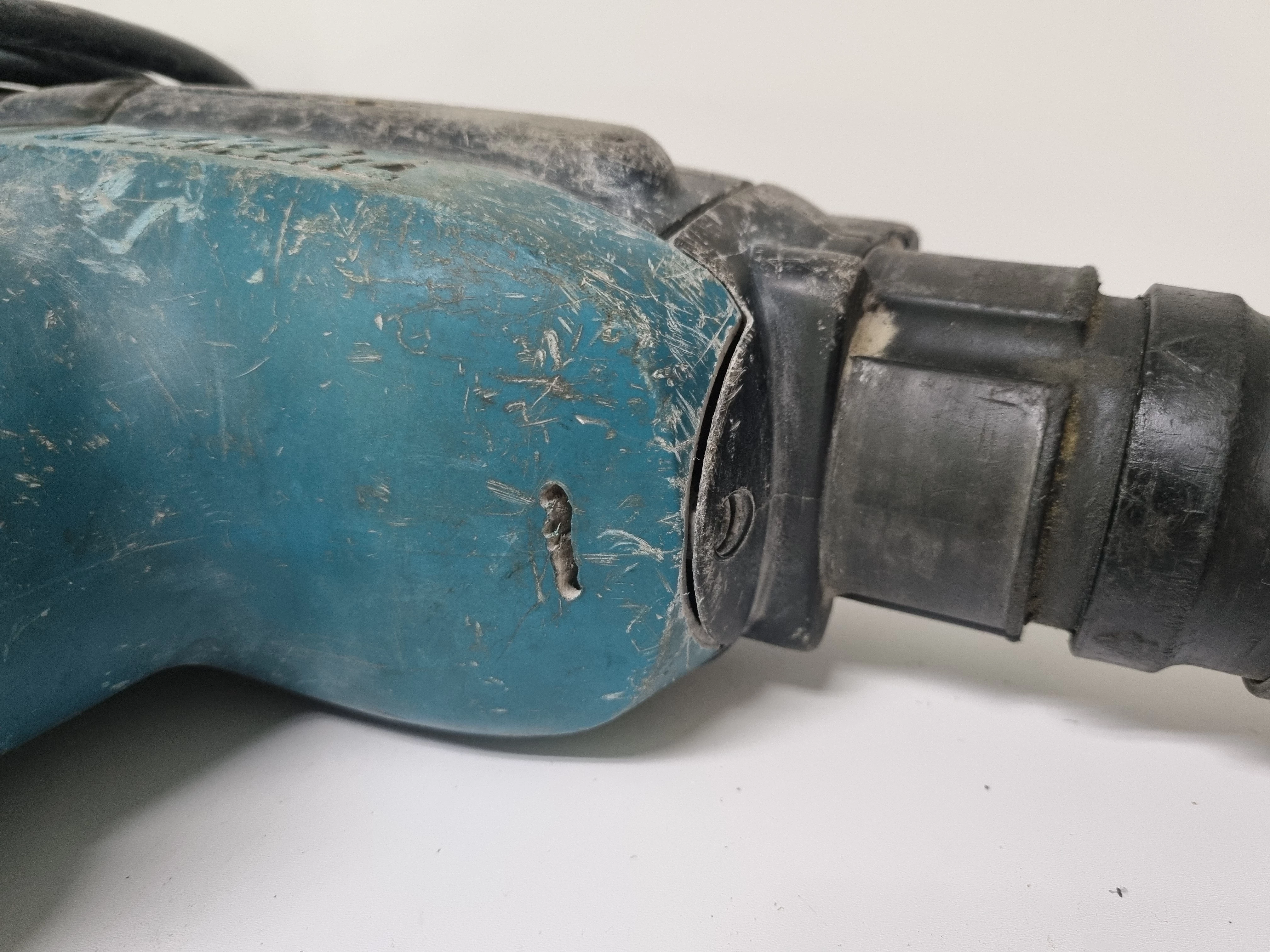 mlot-udarowo-obrotowy-makita-hr4011c-stan-uzywany