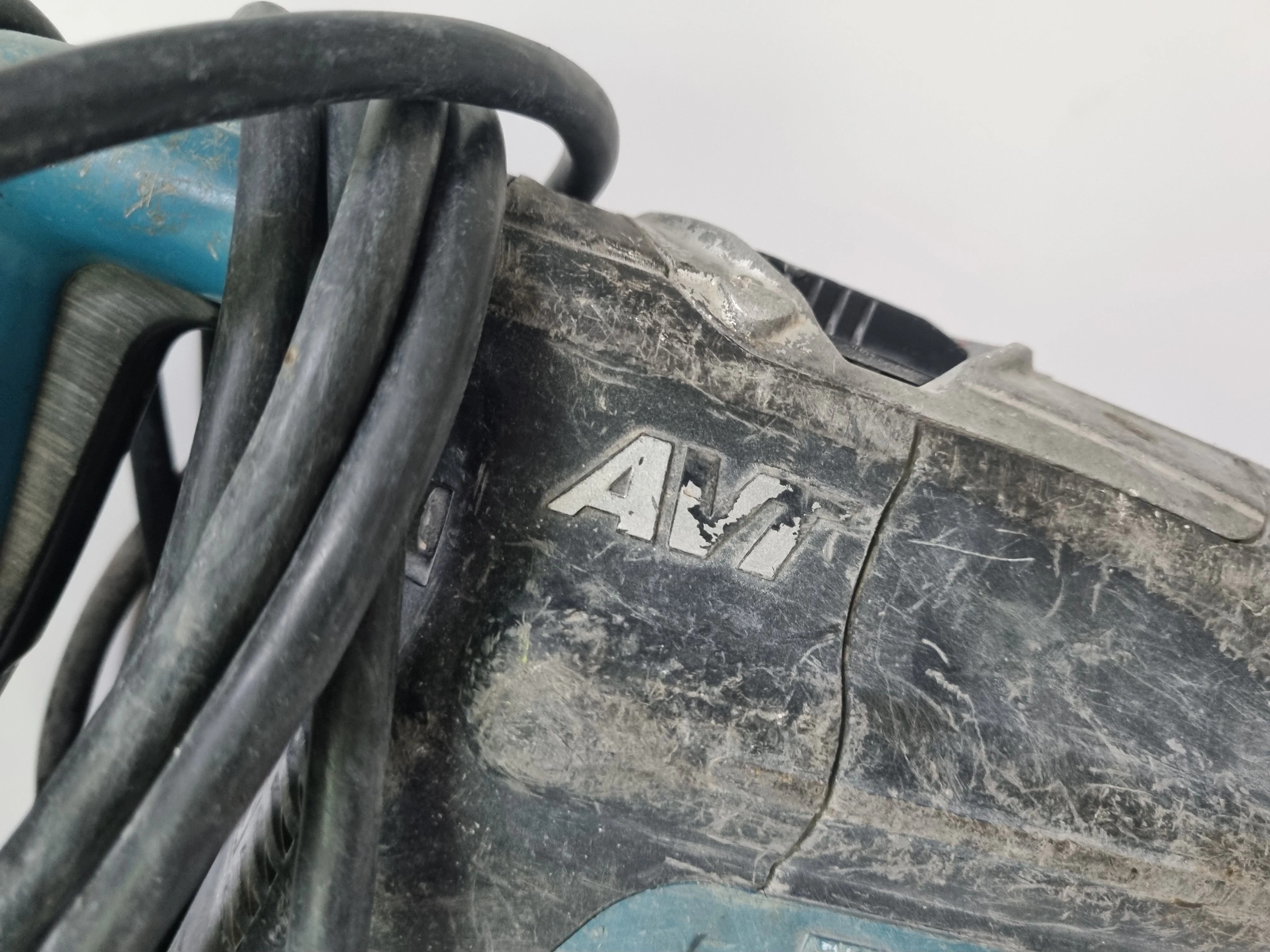 mlot-udarowo-obrotowy-makita-hr4011c-kod-producenta-hr4011c