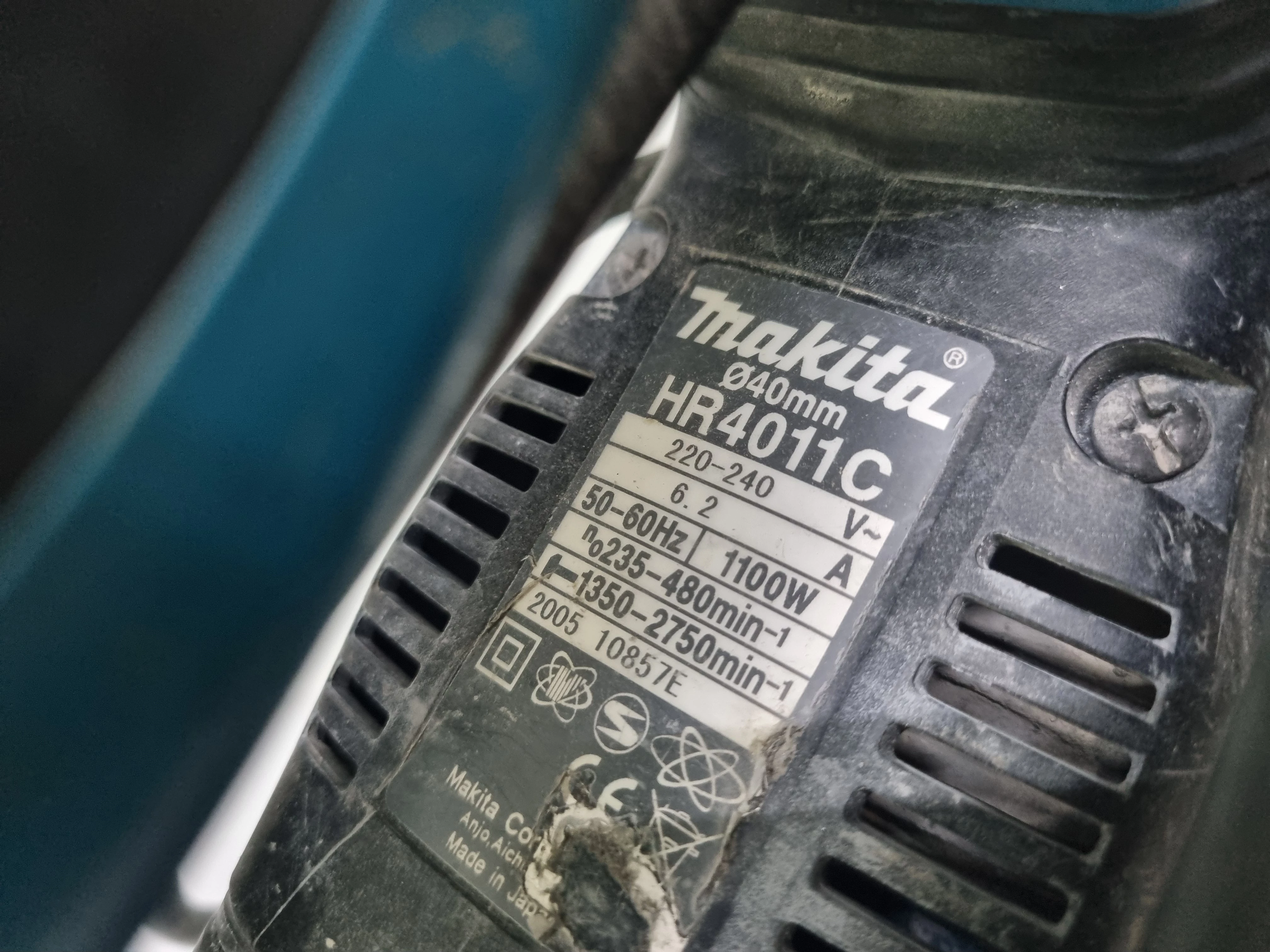 mlot-udarowo-obrotowy-makita-hr4011c-product-id-0b0c42b3-4377-4239-9770-5d84033d8e7c