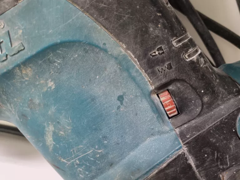 mlot-udarowo-obrotowy-makita-hr4011c-typ-uchwytu-sds-max