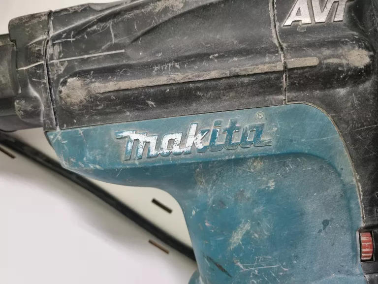 mlot-udarowo-obrotowy-makita-hr4011c-stan-uzywany