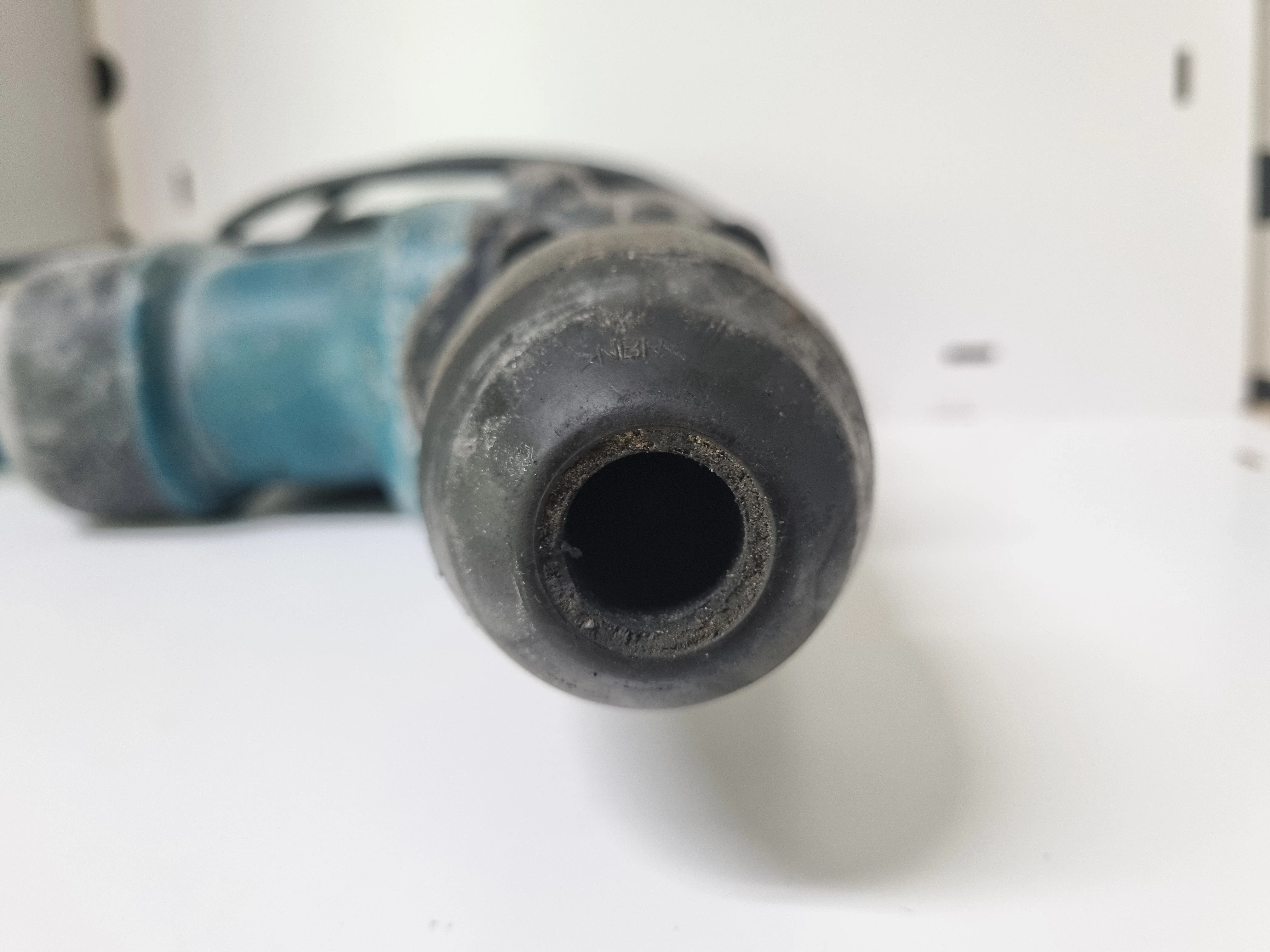 mlot-udarowo-obrotowy-makita-hr4011c-dzialynskiego-1-swarzedz