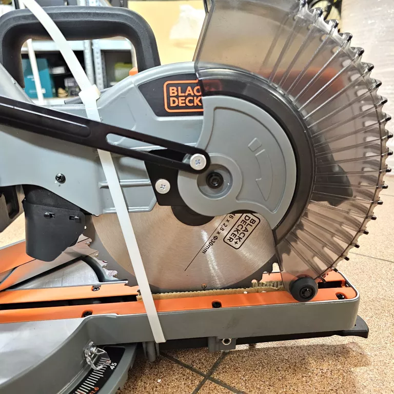PIŁA UKOŚNICA 1600W BES700 BLACK+DECKER JAK NOWA