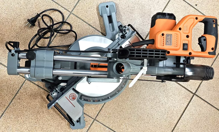 PIŁA UKOŚNICA 1600W BES700 BLACK+DECKER JAK NOWA