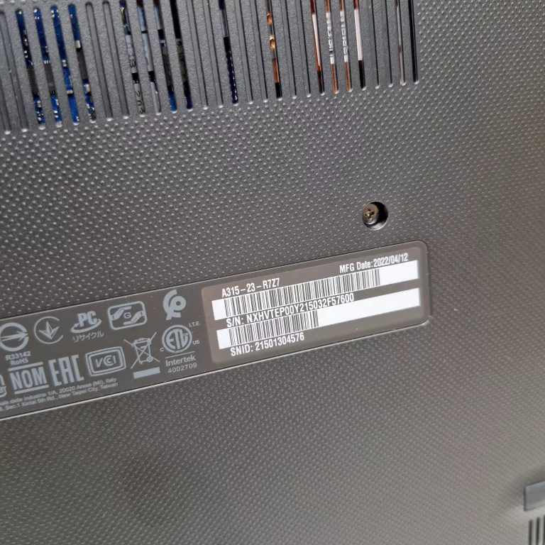 LAPTOP ACER ASPIRE 3 (A315-23-R7Z7) R5 AMD RYZEN 5 8 GB / 512 GB